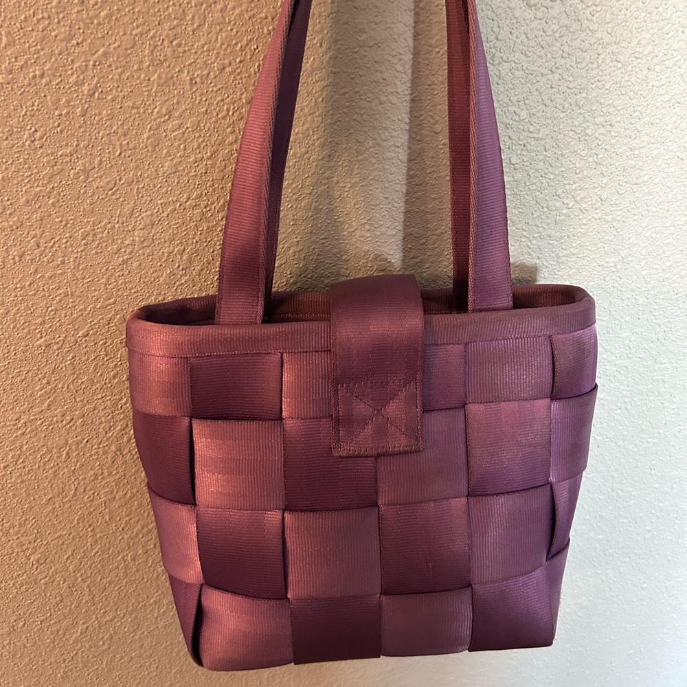 Purple Harvey’s Seatbelt purse